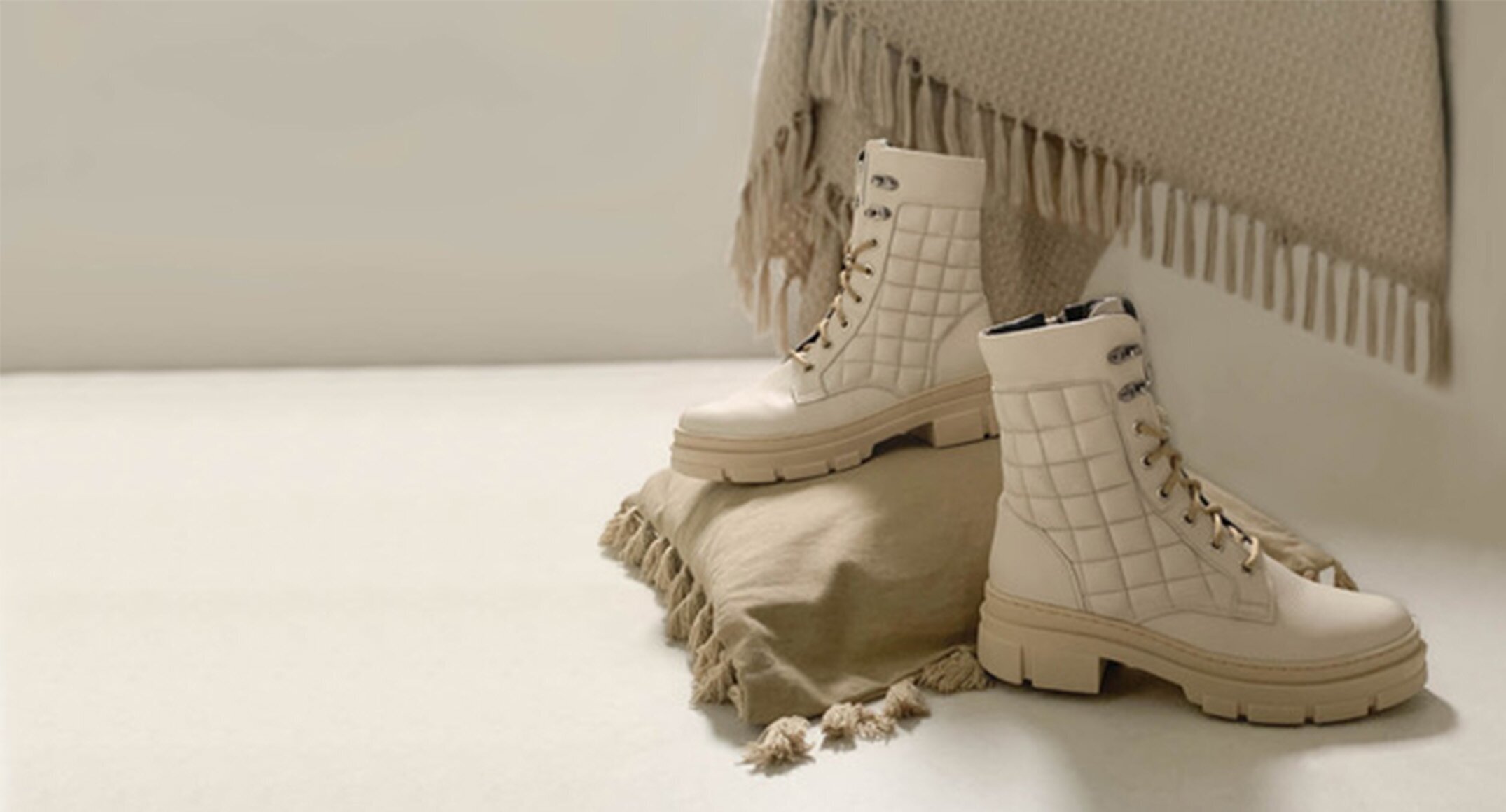 Footnotes AW 23/24