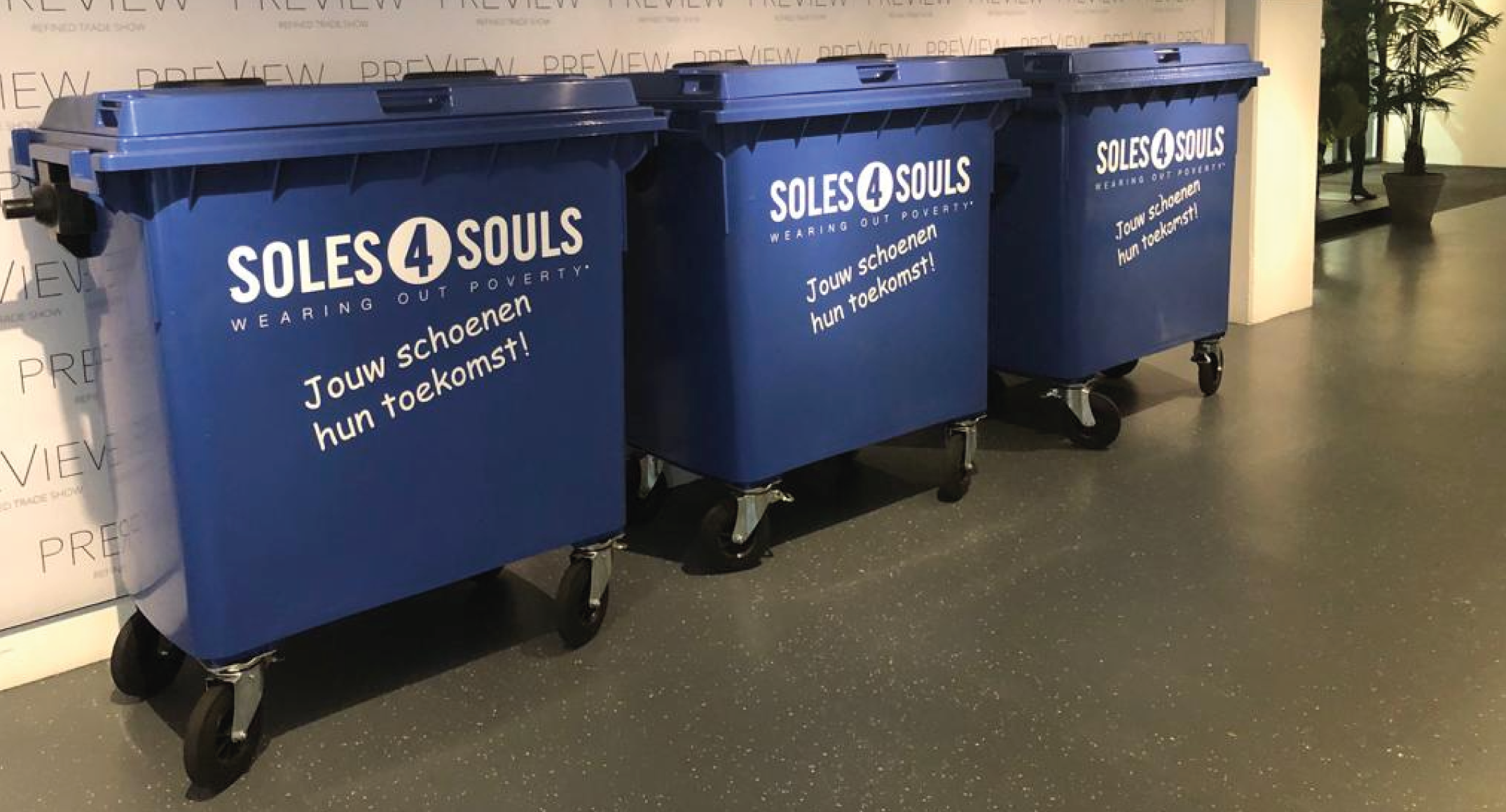 Soles4Souls inzameling van nieuwe en gebruikte schoenen gedurende Schoonschip 