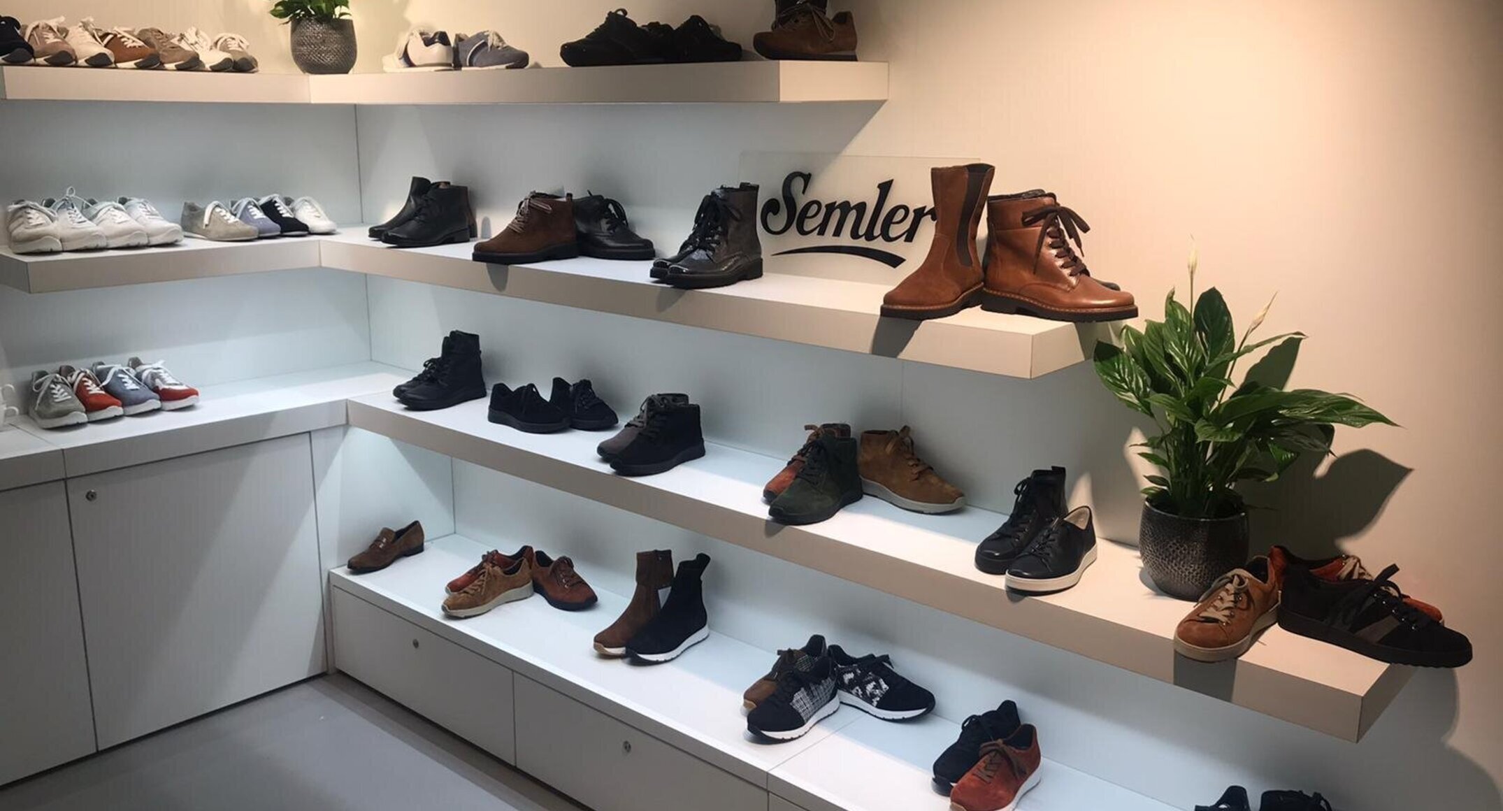 NIEUW in CAST: Semler