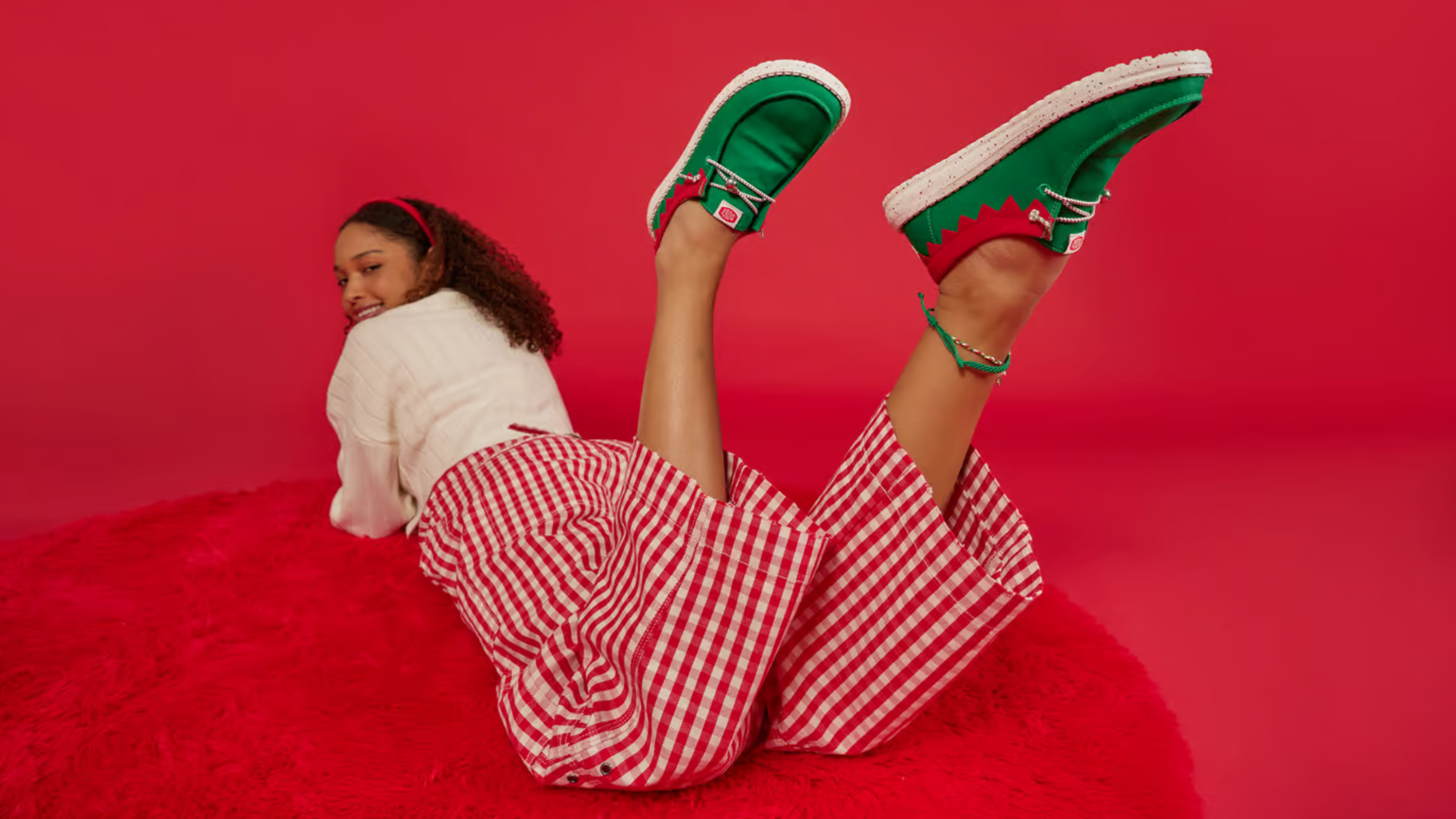 Hooijer Footwear Group steunt 3FM Serious Request met een exclusieve HOLIDUDE-schoencollectie van HEYDUDE