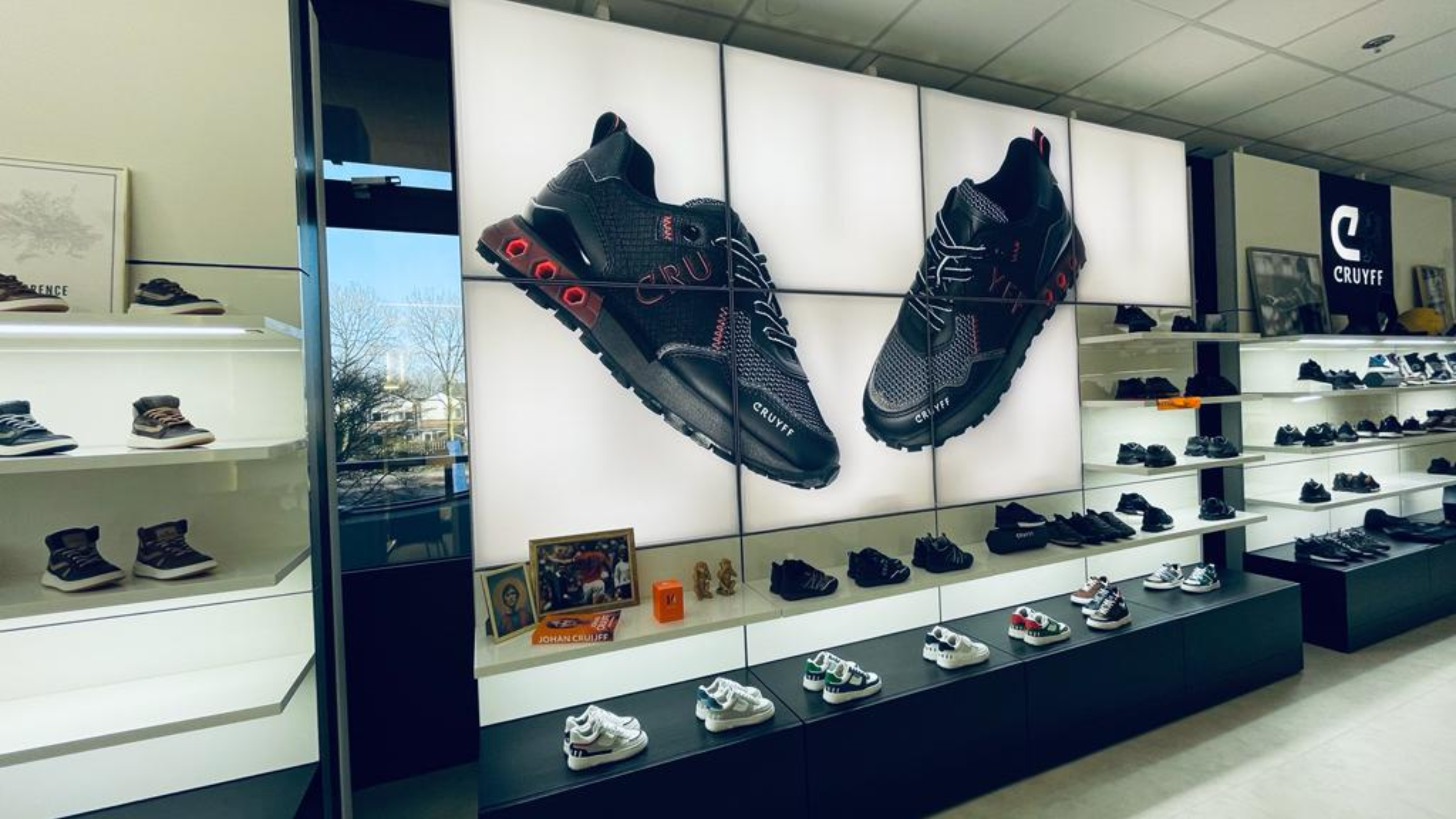 Cruyff Junior Footwear showroom verhuisd naar showroom 103