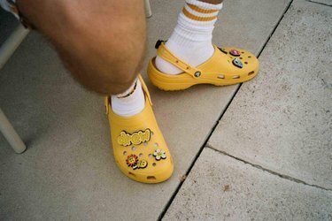 justin-bieber-x-crocs-zomer-2020-2-credit-crocs-scaled.jpg