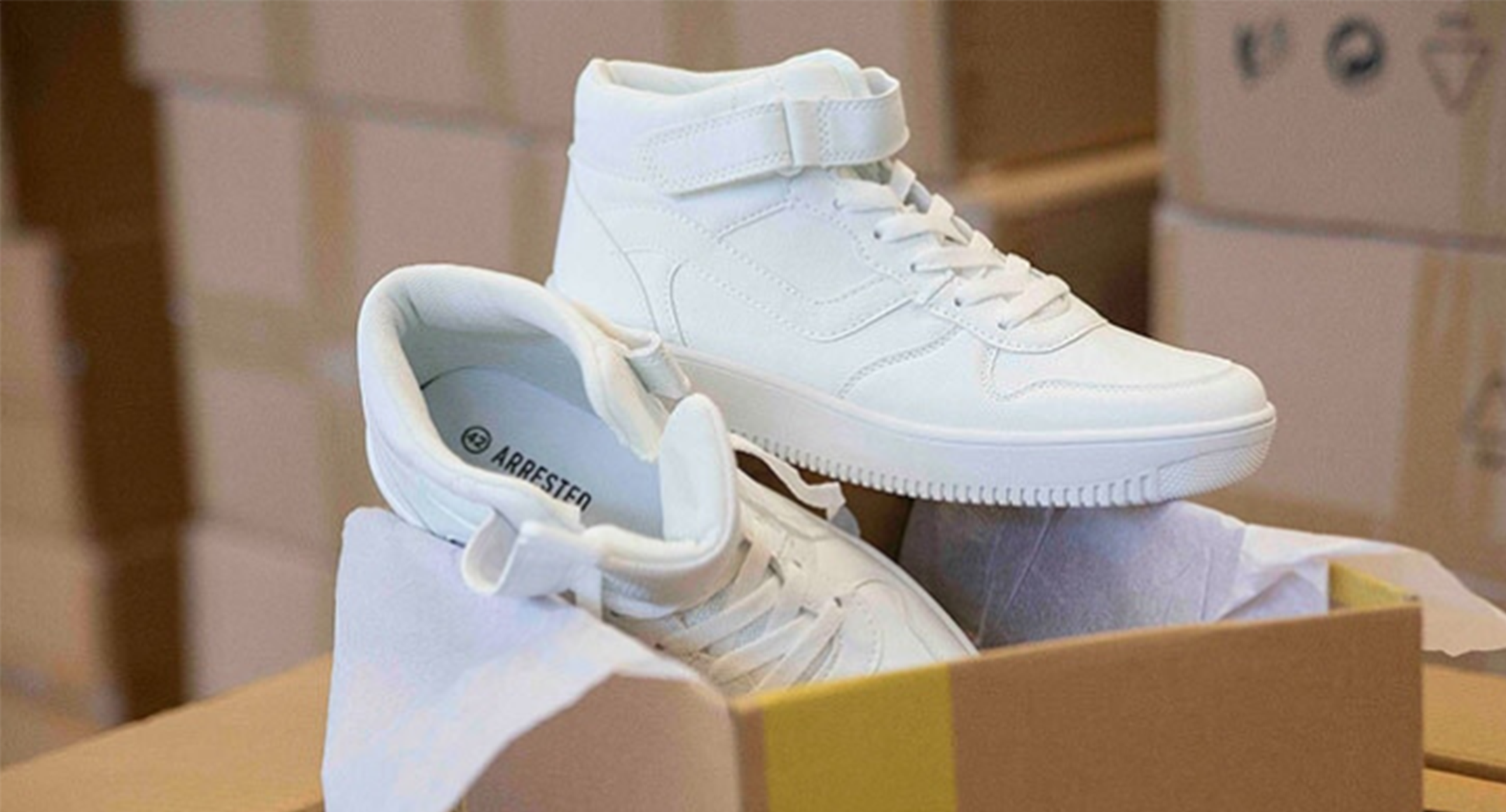Bristol haalt 37,5 ton proppen papier uit schoenen