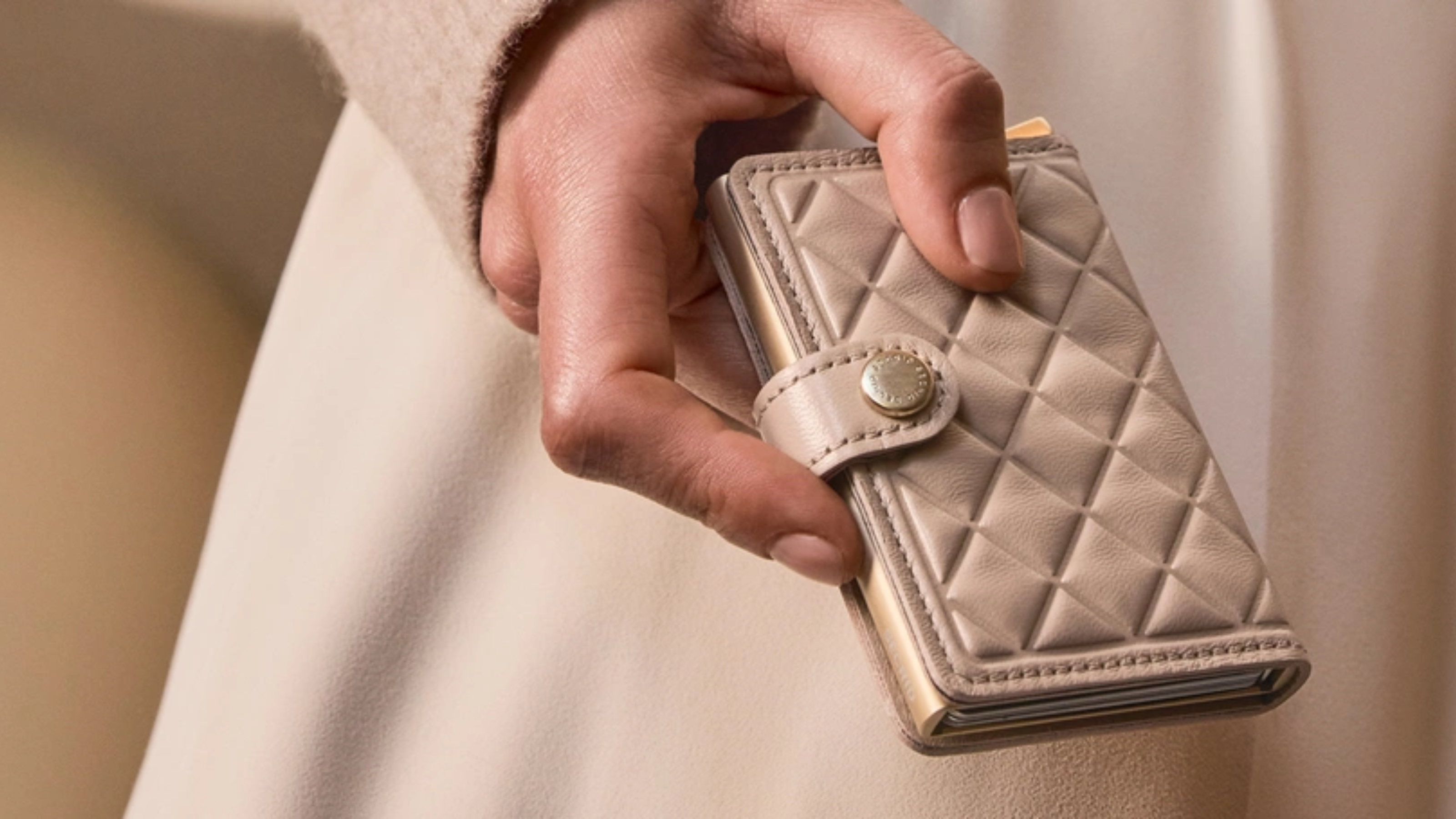 header-brandpage-aw26-26.png
