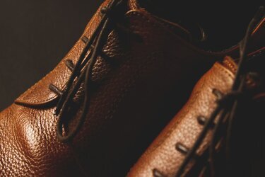 header-men-shoes.jpg