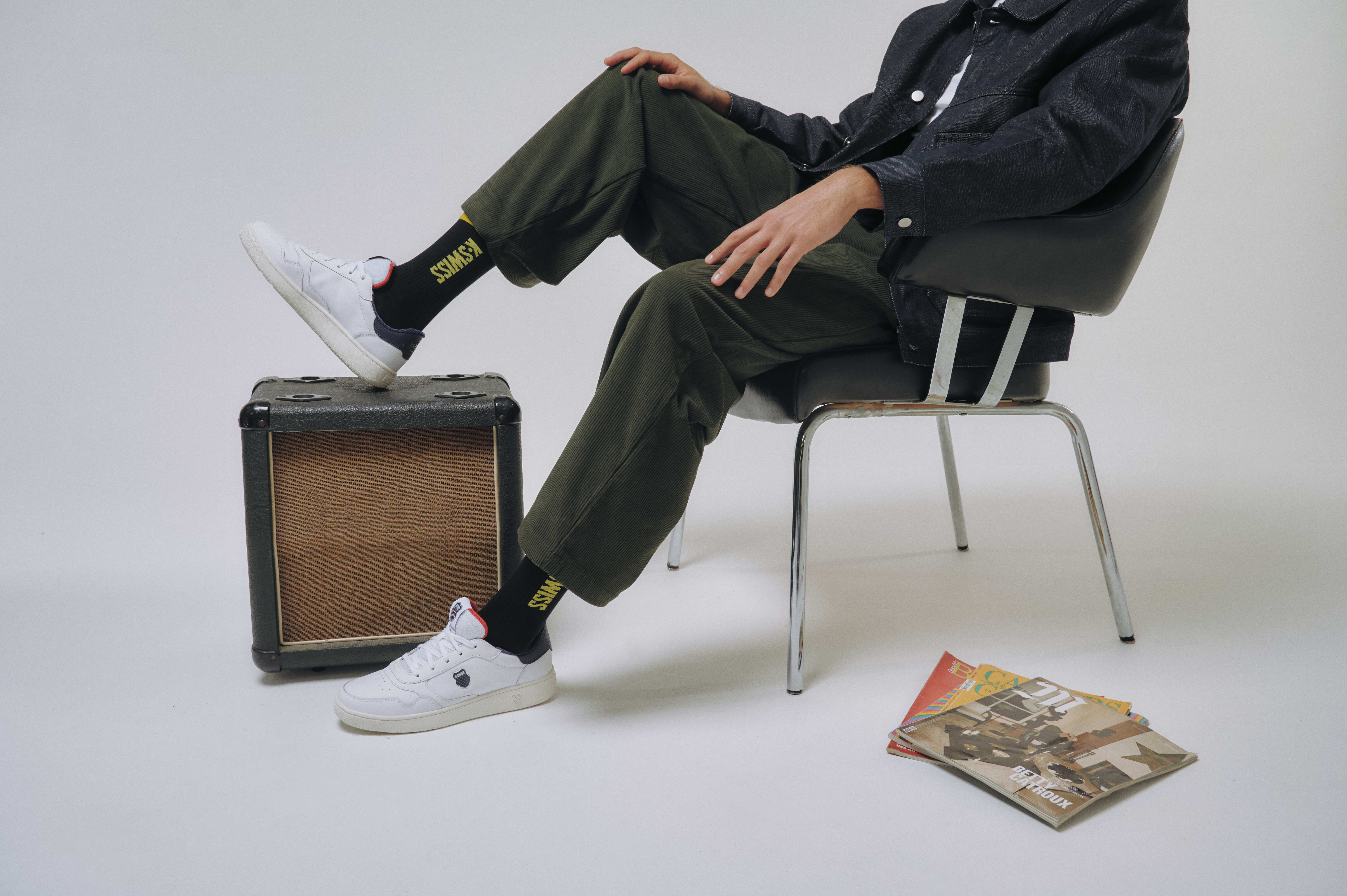 Slammshield-II-04312-968-wht-pct-snw-wht-lifestyle-14.jpg